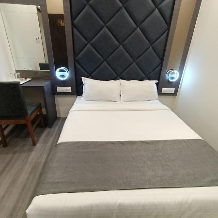 Hotel Classio Andheri - Near Dn Nagar Metro Station Mumbai  Buitenkant foto
