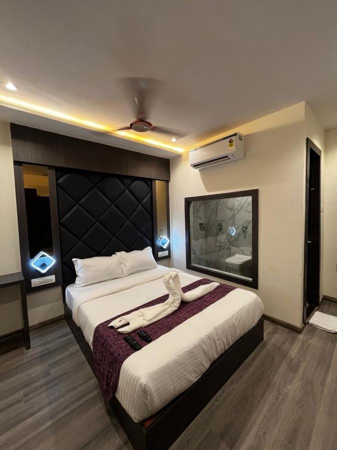 Hotel Classio Andheri - Near Dn Nagar Metro Station Mumbai  Buitenkant foto