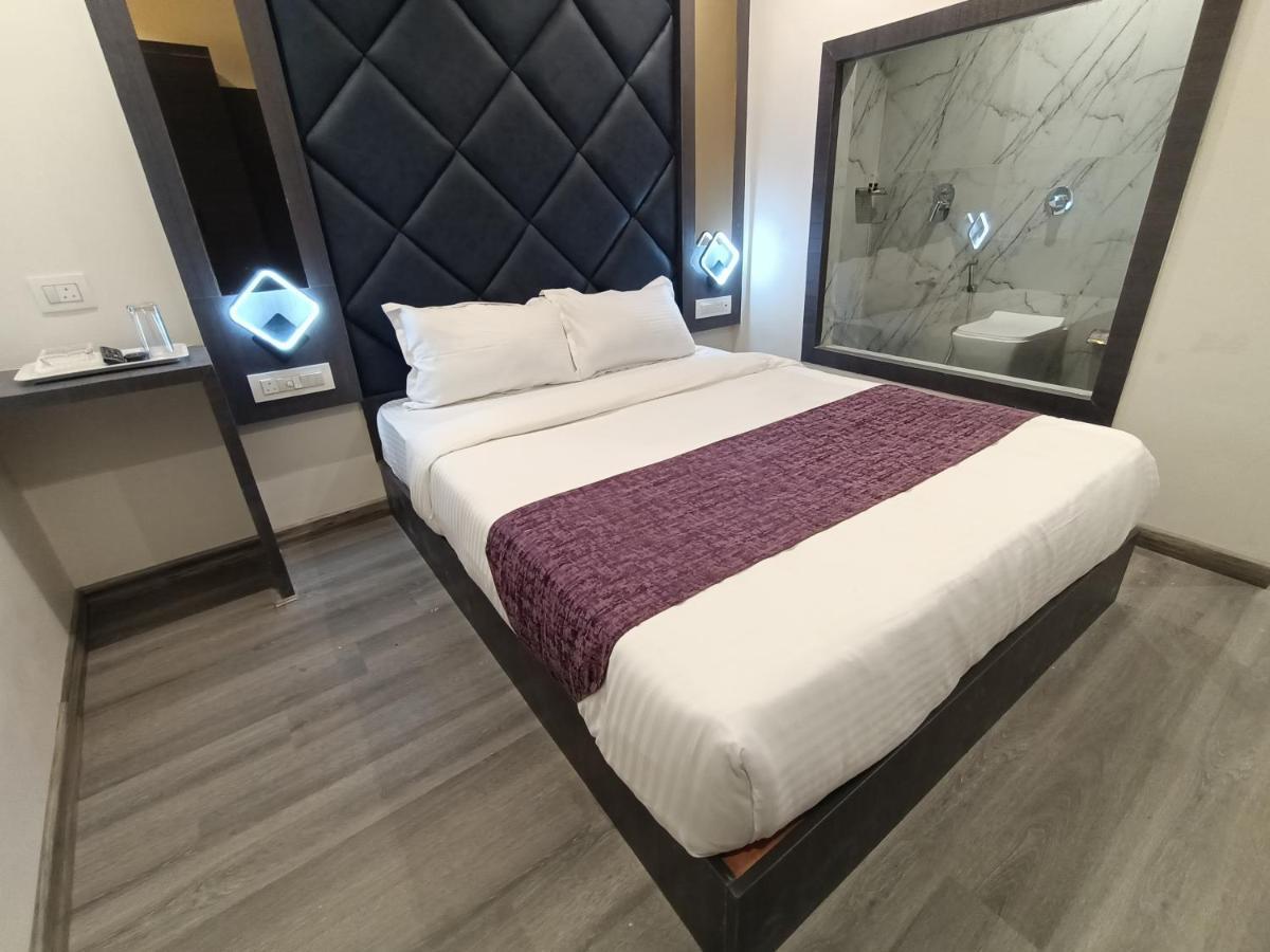Hotel Classio Andheri - Near Dn Nagar Metro Station Mumbai  Buitenkant foto
