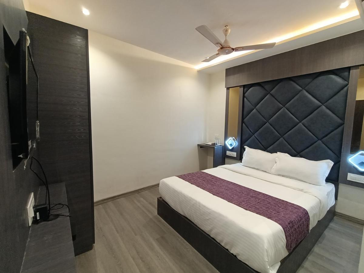 Hotel Classio Andheri - Near Dn Nagar Metro Station Mumbai  Buitenkant foto