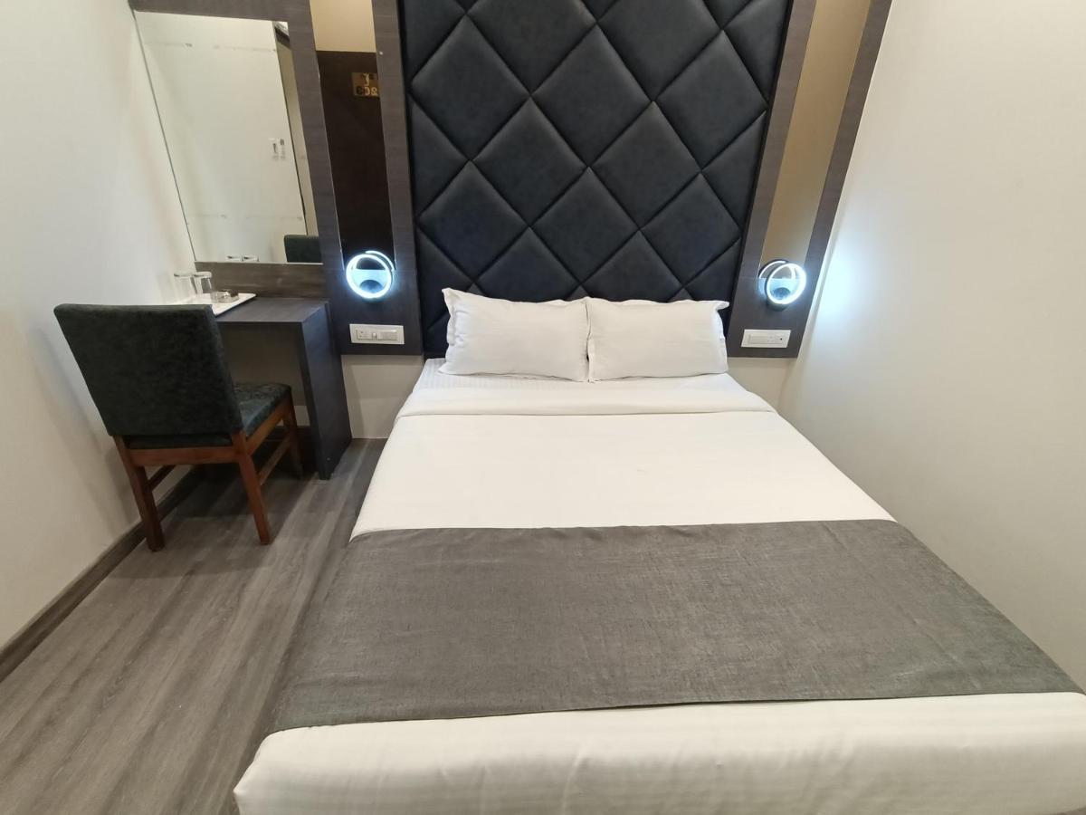 Hotel Classio Andheri - Near Dn Nagar Metro Station Mumbai  Buitenkant foto