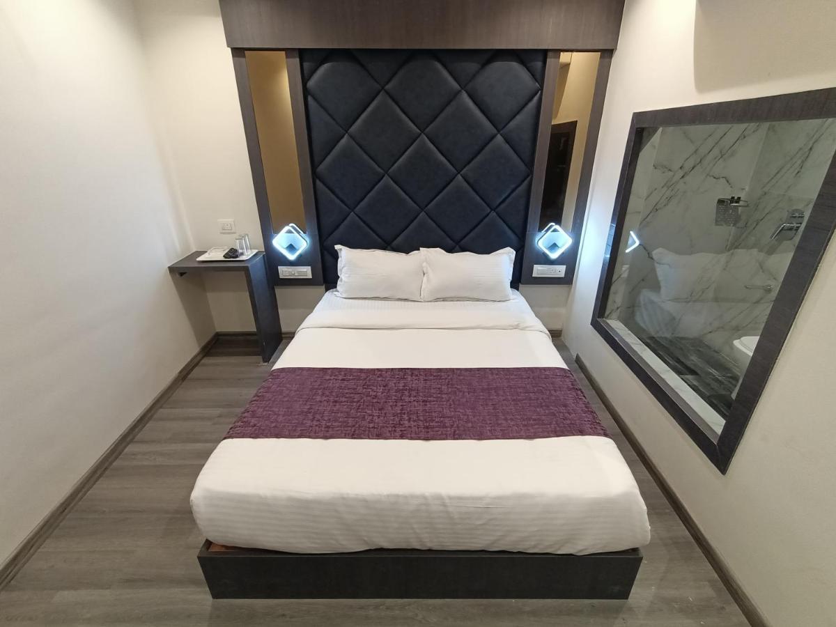Hotel Classio Andheri - Near Dn Nagar Metro Station Mumbai  Buitenkant foto