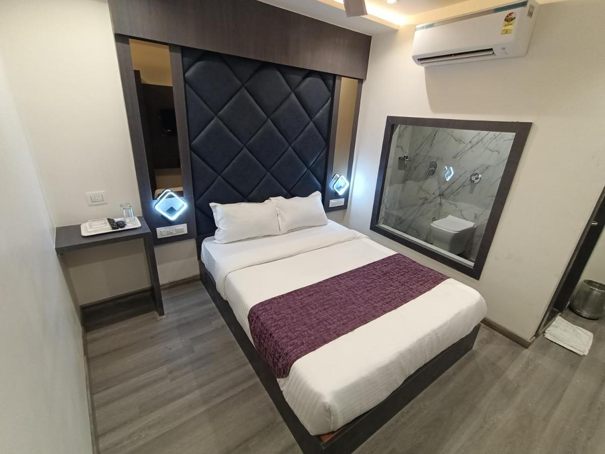 Hotel Classio Andheri - Near Dn Nagar Metro Station Mumbai  Buitenkant foto