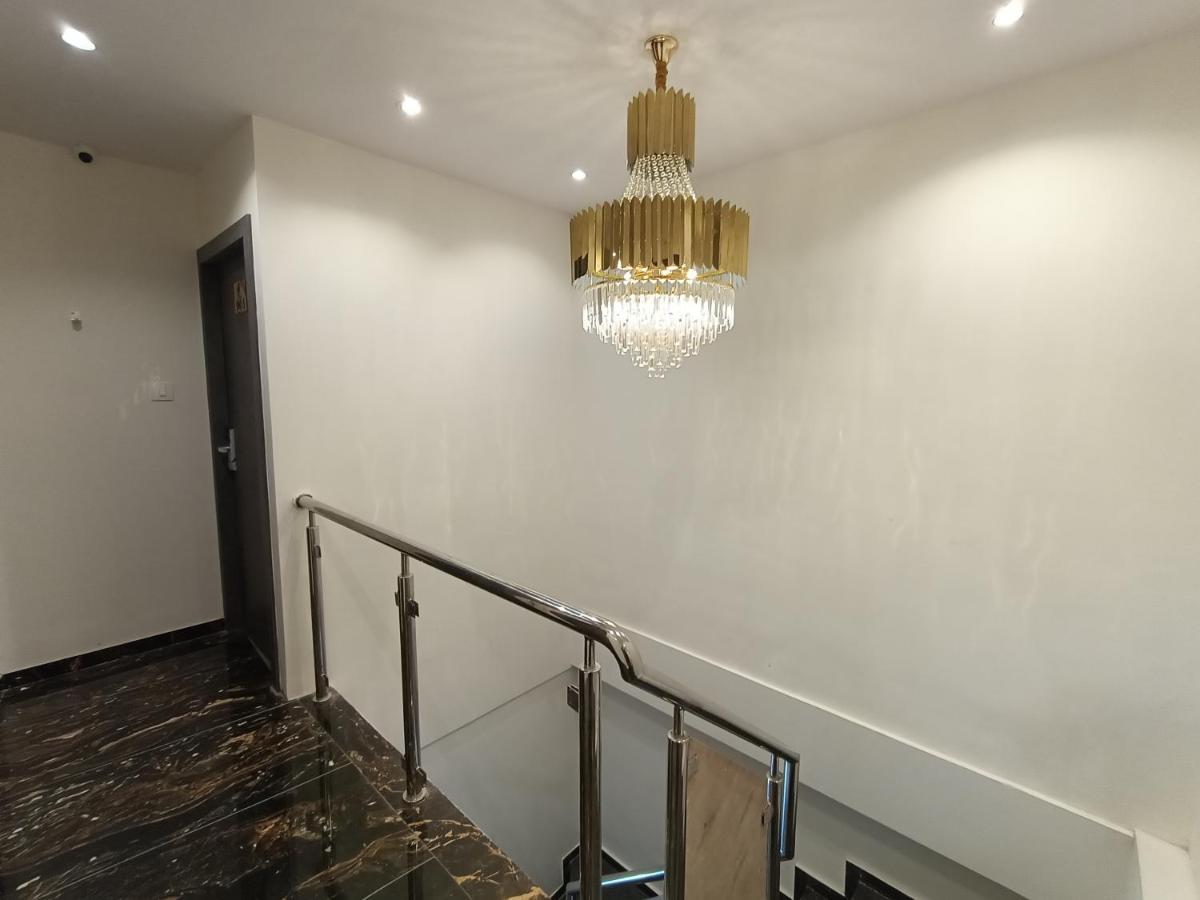 Hotel Classio Andheri - Near Dn Nagar Metro Station Mumbai  Buitenkant foto