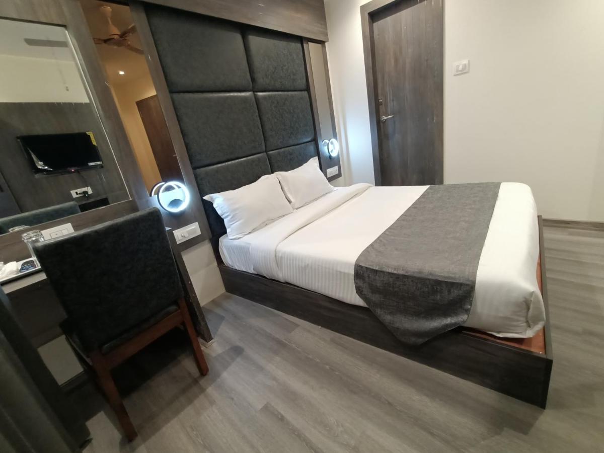 Hotel Classio Andheri - Near Dn Nagar Metro Station Mumbai  Buitenkant foto
