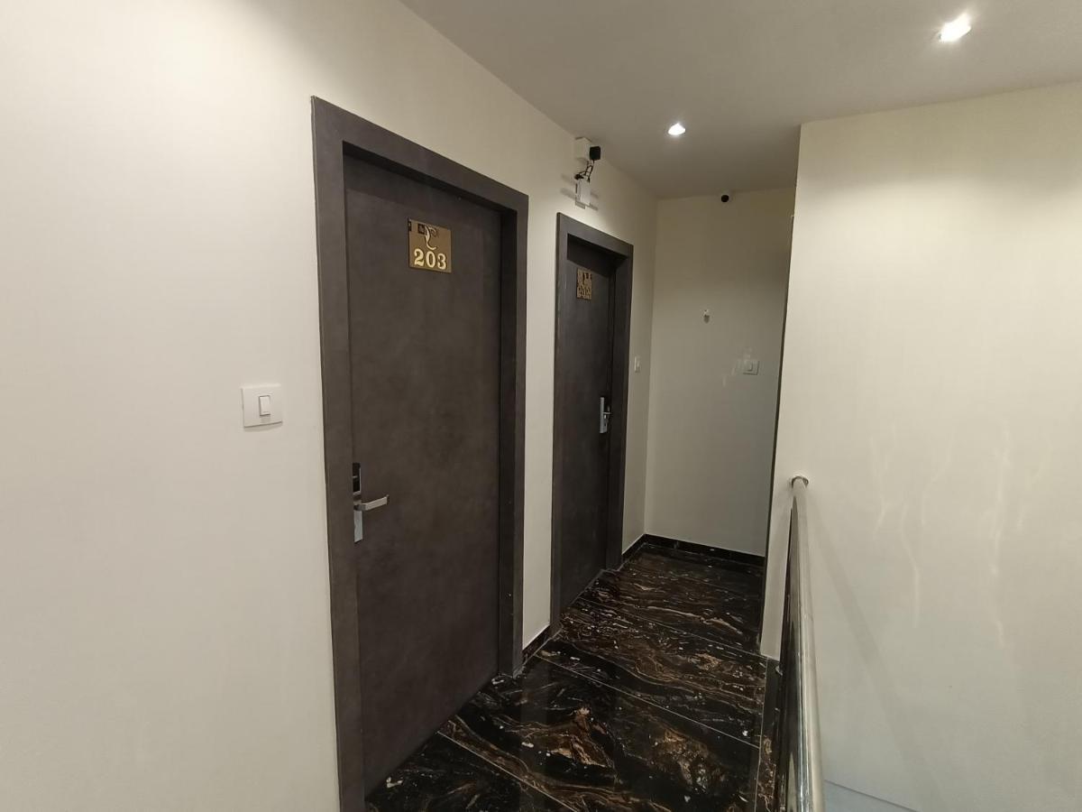 Hotel Classio Andheri - Near Dn Nagar Metro Station Mumbai  Buitenkant foto