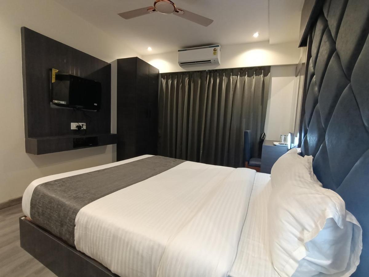 Hotel Classio Andheri - Near Dn Nagar Metro Station Mumbai  Buitenkant foto