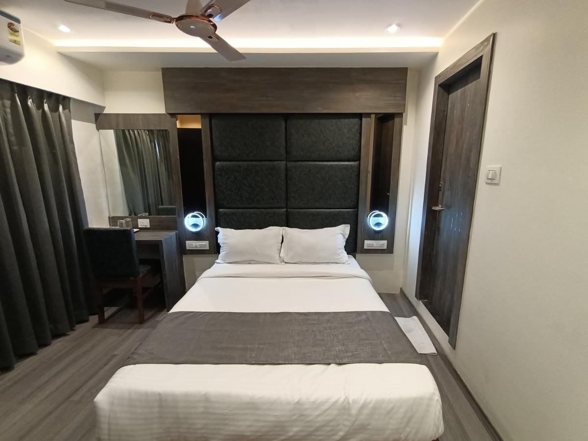 Hotel Classio Andheri - Near Dn Nagar Metro Station Mumbai  Buitenkant foto
