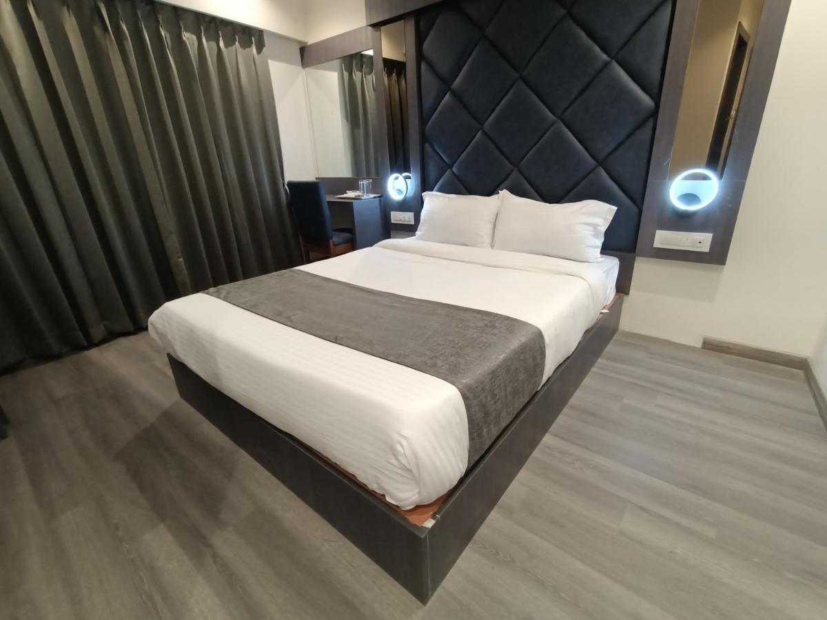 Hotel Classio Andheri - Near Dn Nagar Metro Station Mumbai  Buitenkant foto