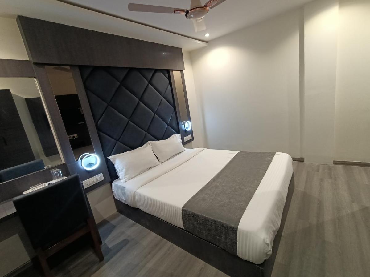 Hotel Classio Andheri - Near Dn Nagar Metro Station Mumbai  Buitenkant foto